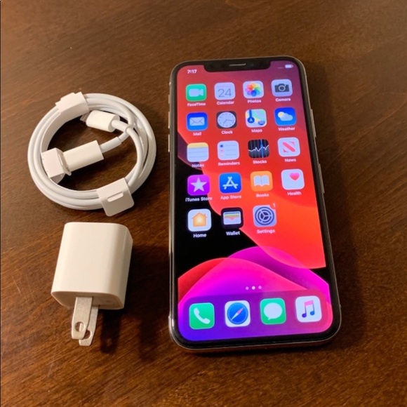 iPhone X - Picture 1 of 1